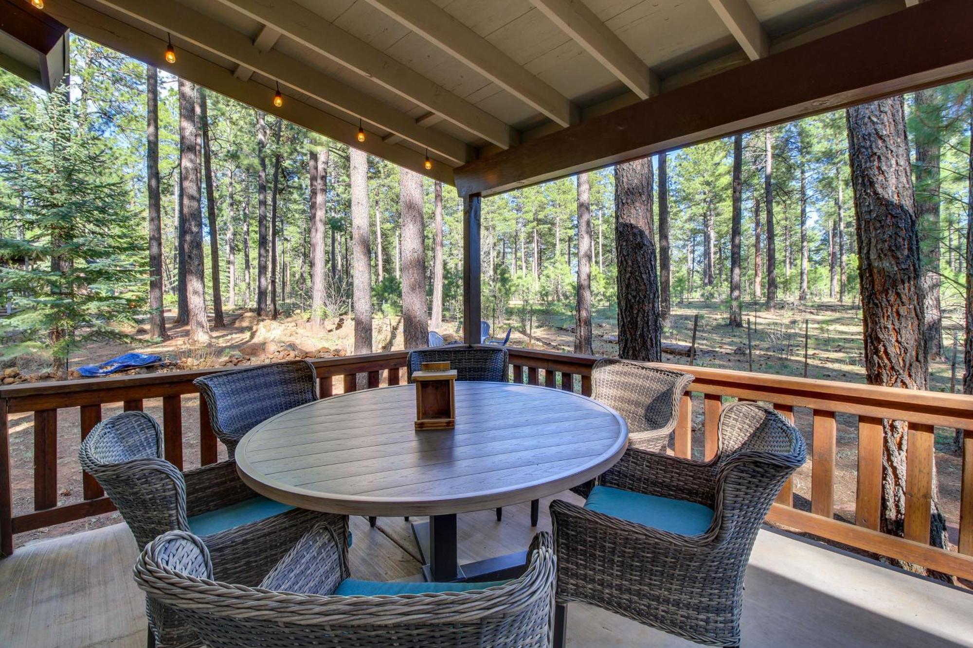 Vila Peaceful Pinetop Cabin With Deck And Fire Pit! Indian Pine Exteriér fotografie