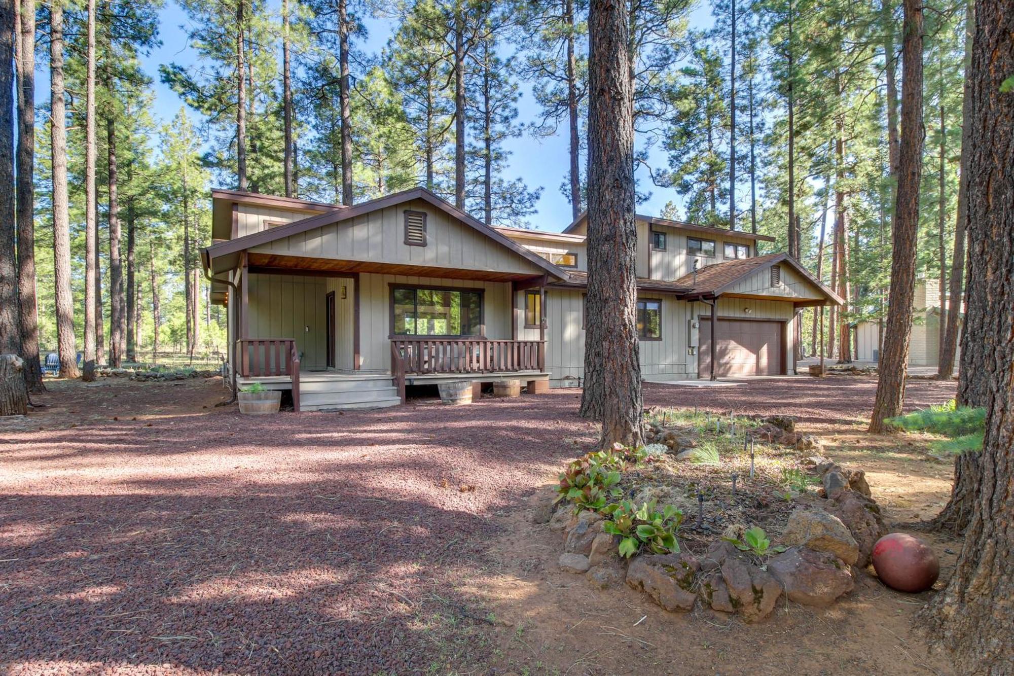 Vila Peaceful Pinetop Cabin With Deck And Fire Pit! Indian Pine Exteriér fotografie