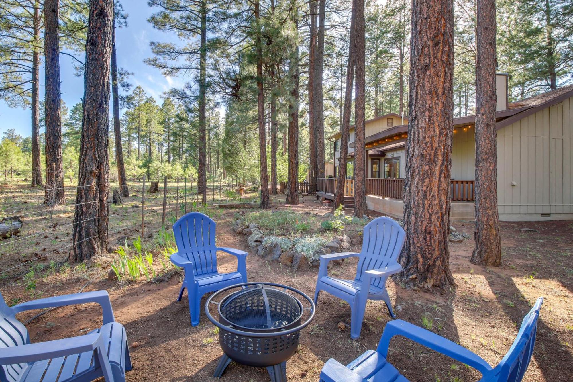 Vila Peaceful Pinetop Cabin With Deck And Fire Pit! Indian Pine Exteriér fotografie